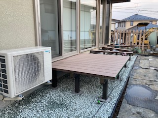 盛岡市の現場です。ウッドデッキの施工です。