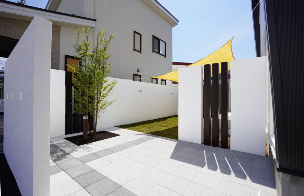 奥行感が増すプライベートガーデン