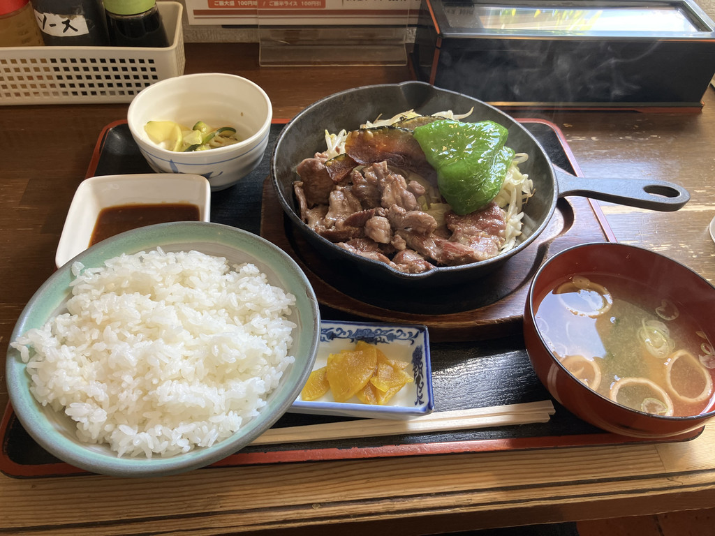 八幡平までのツーリング。途中の定食屋
「村重」で腹ごしらえ！